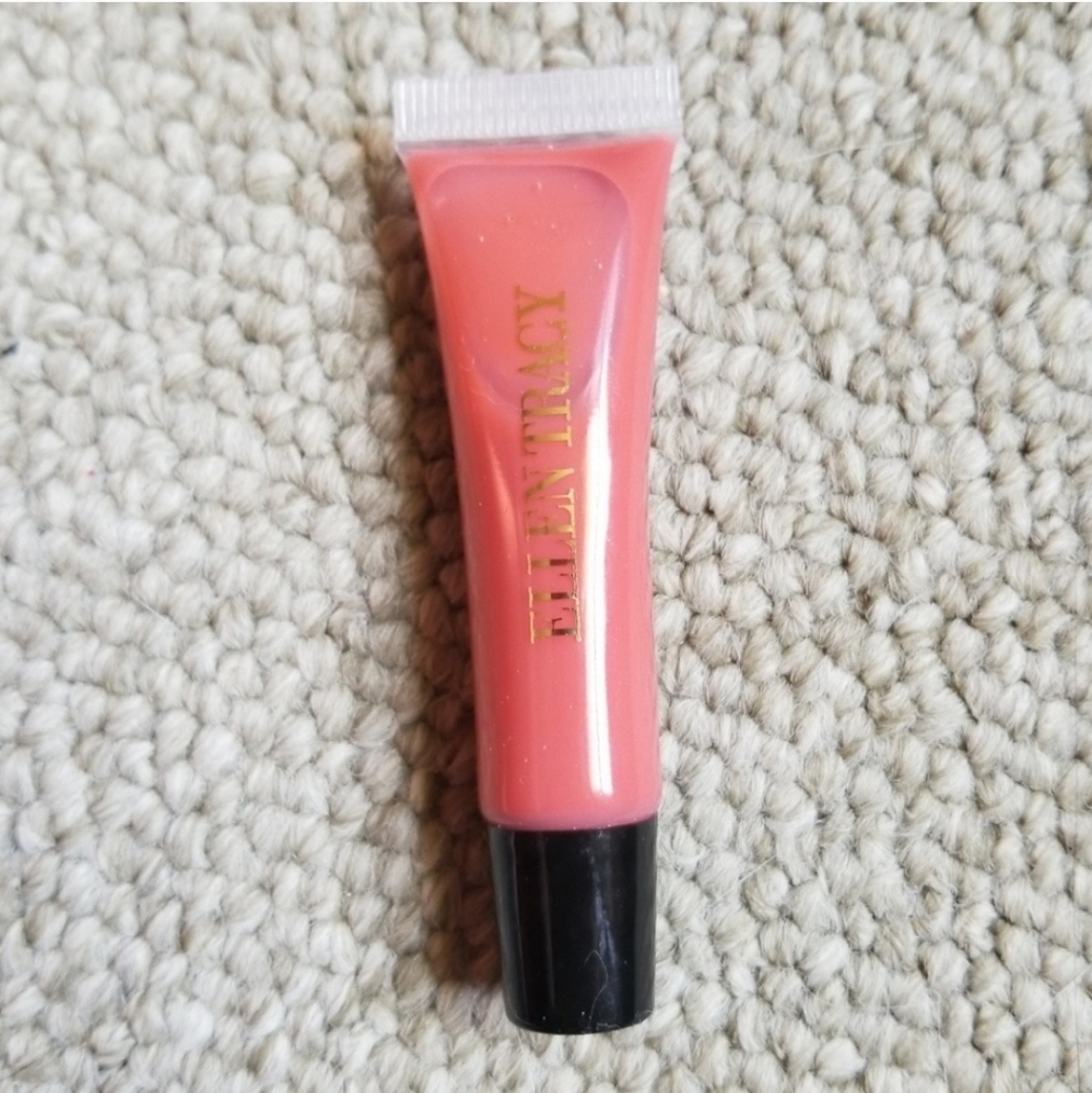 🎁3/$20 Make-up bundle - Picture 2 of 4